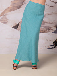 Falda al sesgo en lino