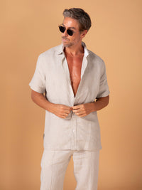 Camisa con cuello en contraste en lino