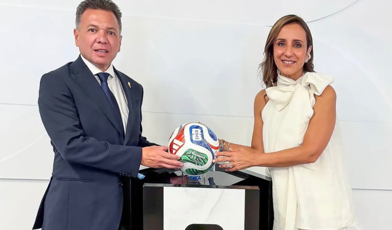Maye Villa de Lemus viste Velia Sierra durante el Mundial 2026
