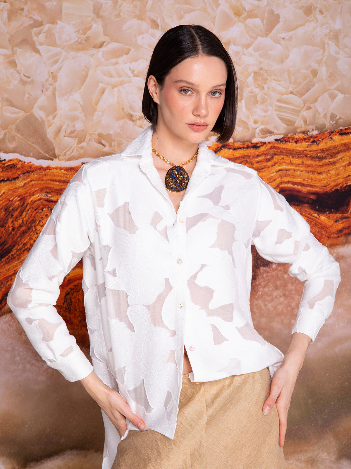 Camisera amplia con corte cruzado en espalda en lino