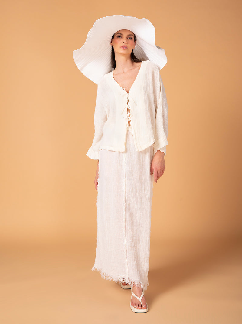 Blusa con tres jaretas en lino corrugado