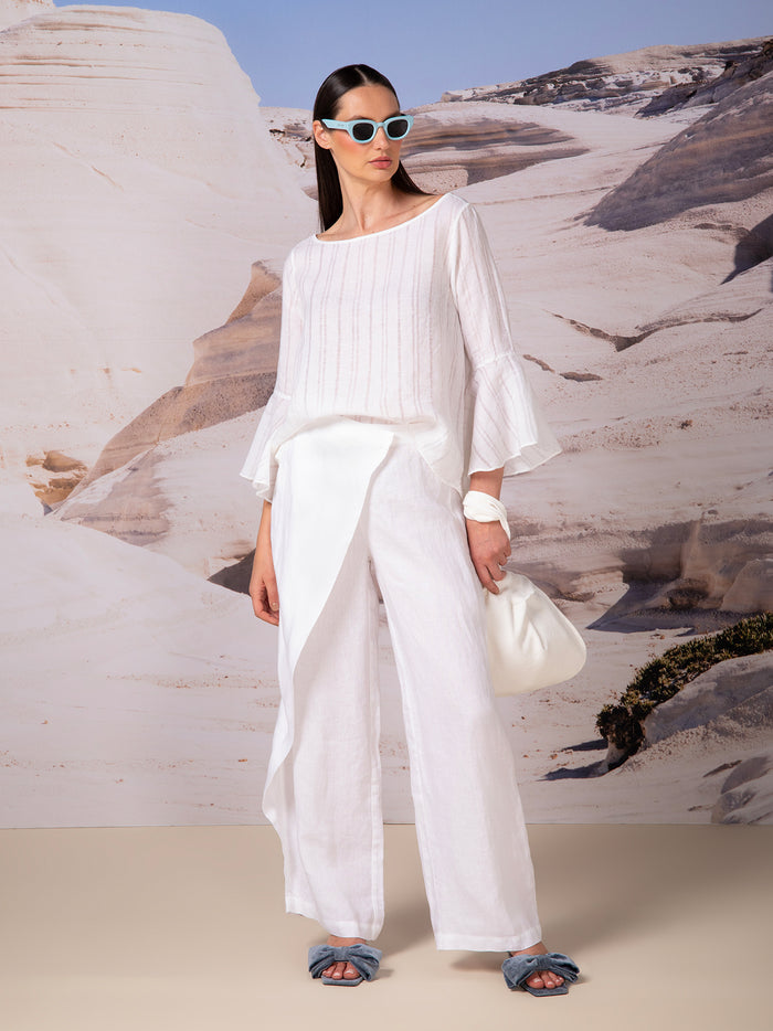 Blusa con mangas acampanadas en lino