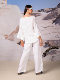 Blusa con mangas acampanadas en lino