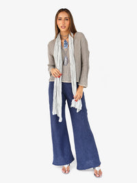 V-neck blouse with contrasting bias in linen