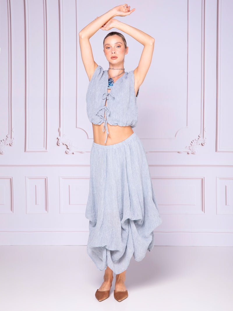 Blusa corta con jaretas en lino