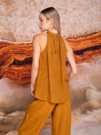 Blusa halter con pliegues en escote en lino