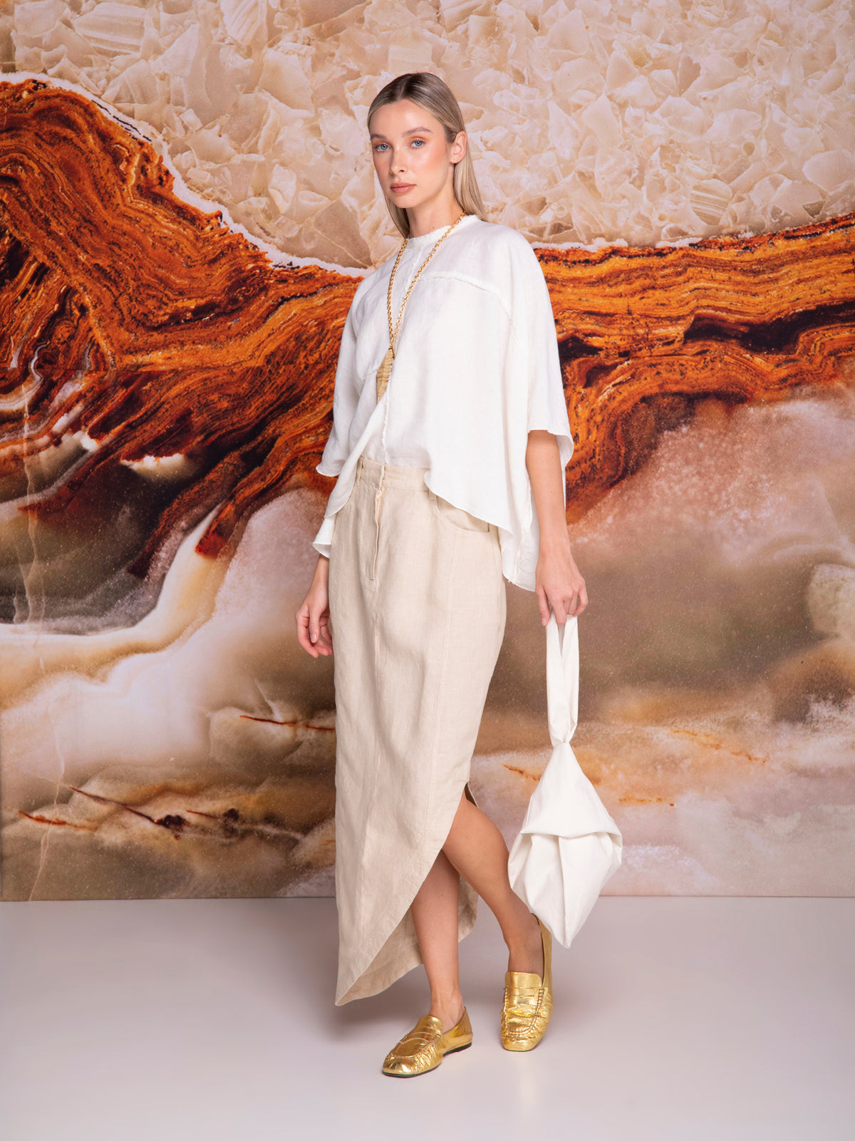 Blusa con cortes en lino