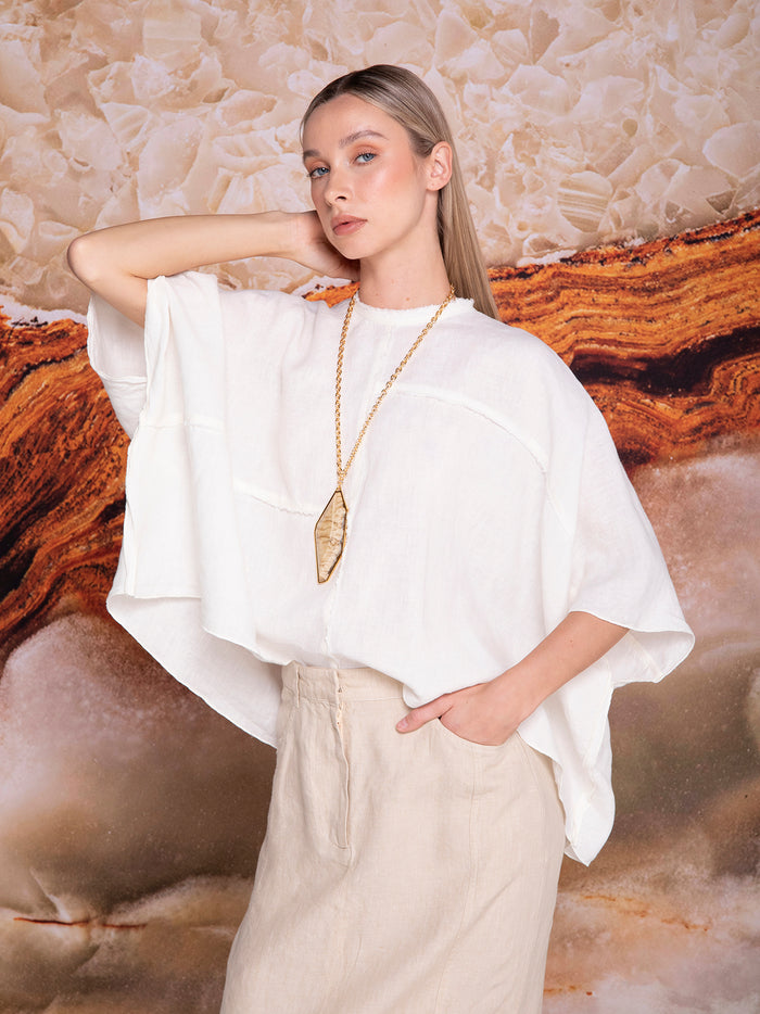 Blusa con cortes en lino