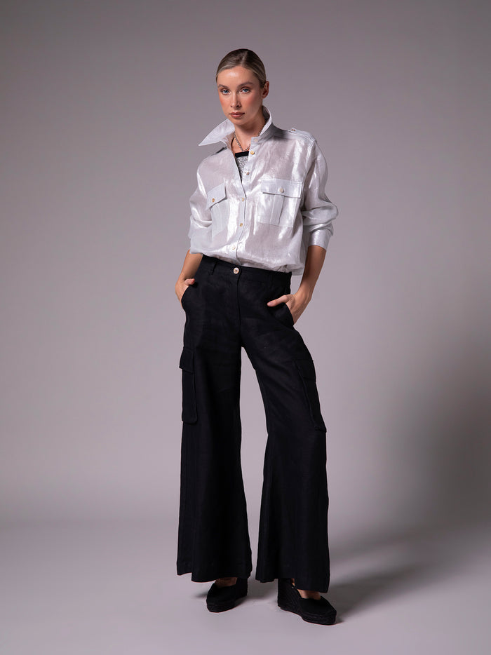 Camisera con charreteras en lino metálico