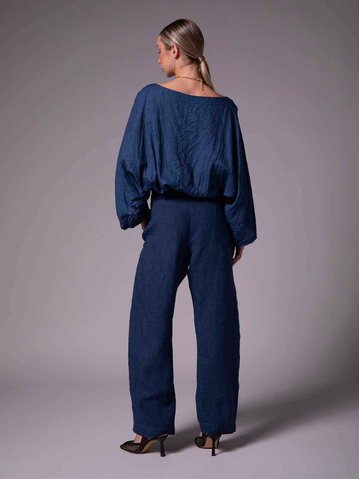 Blusa a la cintura con manga japonesa en lino