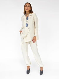 Double-breasted jacket with four buttons in linen