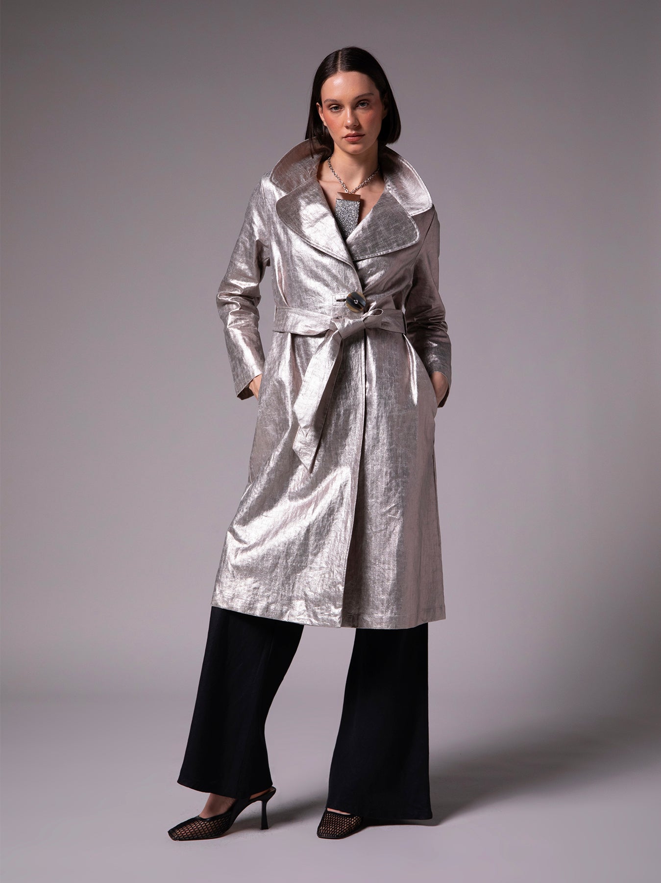 Women's long coat with belt in metallic linen – Velia Sierra Design