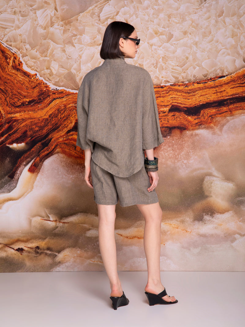 Blusa con cuello alto Mao en lino