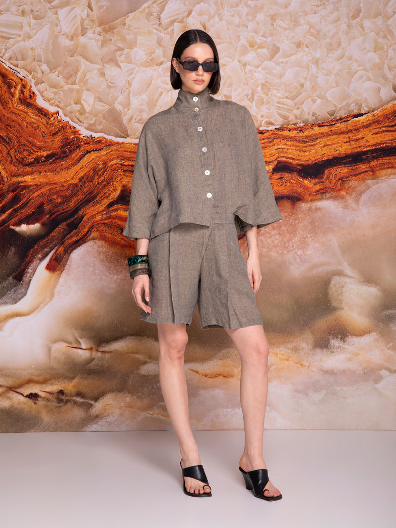 Blusa con cuello alto Mao en lino