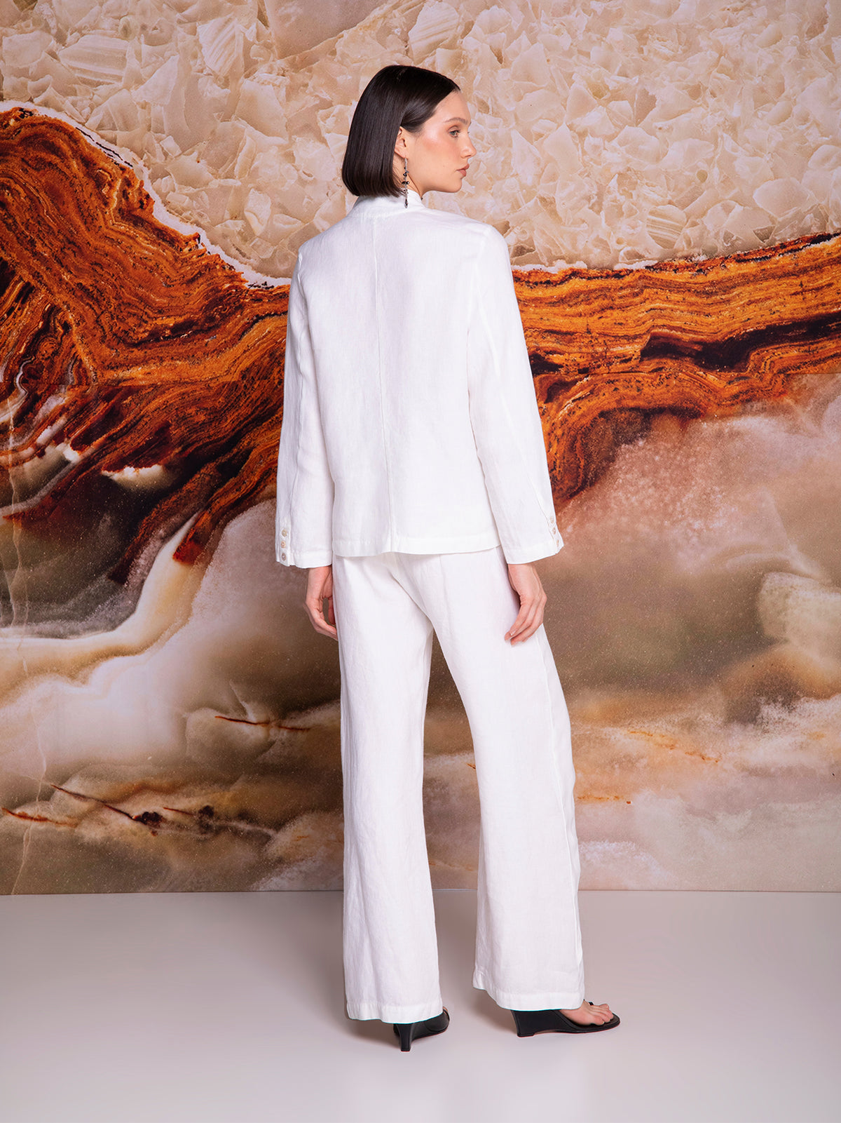 Saco con cuello Mao y aletilla en lino