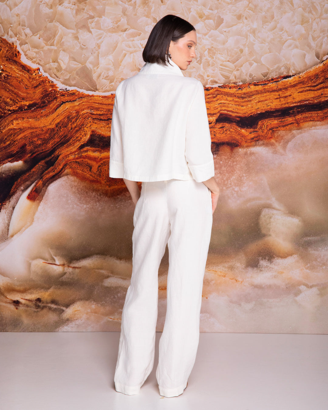 Saco corto con carteras en lino