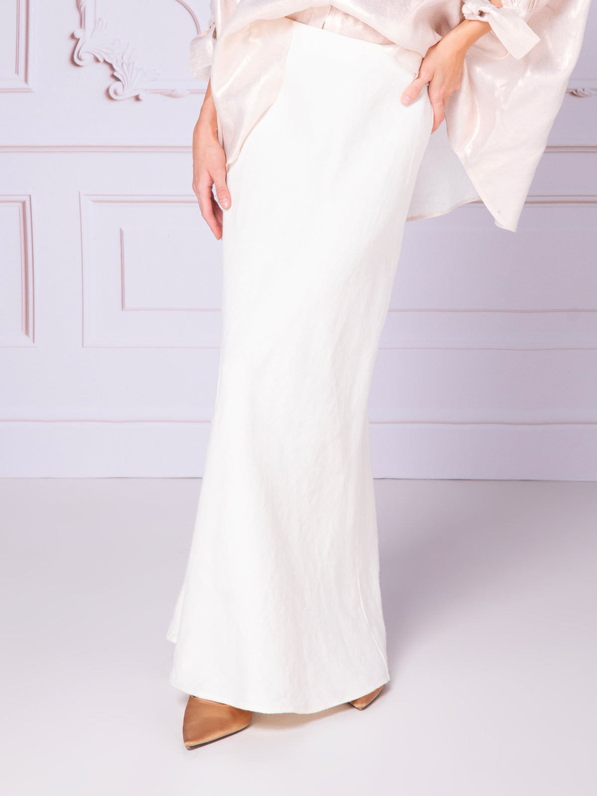 Falda al sesgo en lino con efecto stonewashed