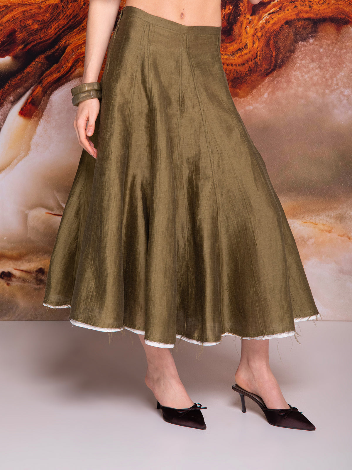Falda con ruedos en contraste en lino