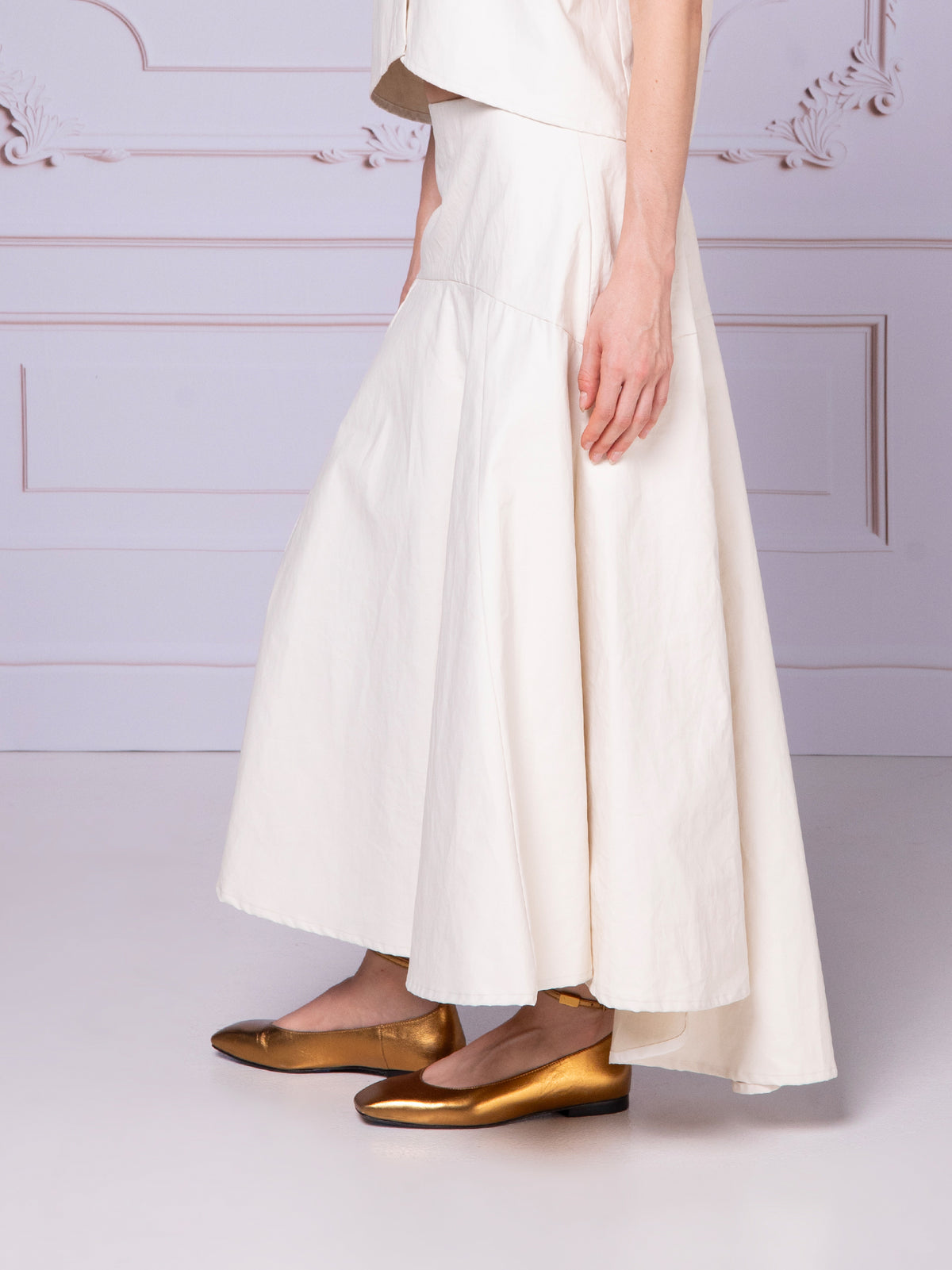 Falda corte pétalo en lino