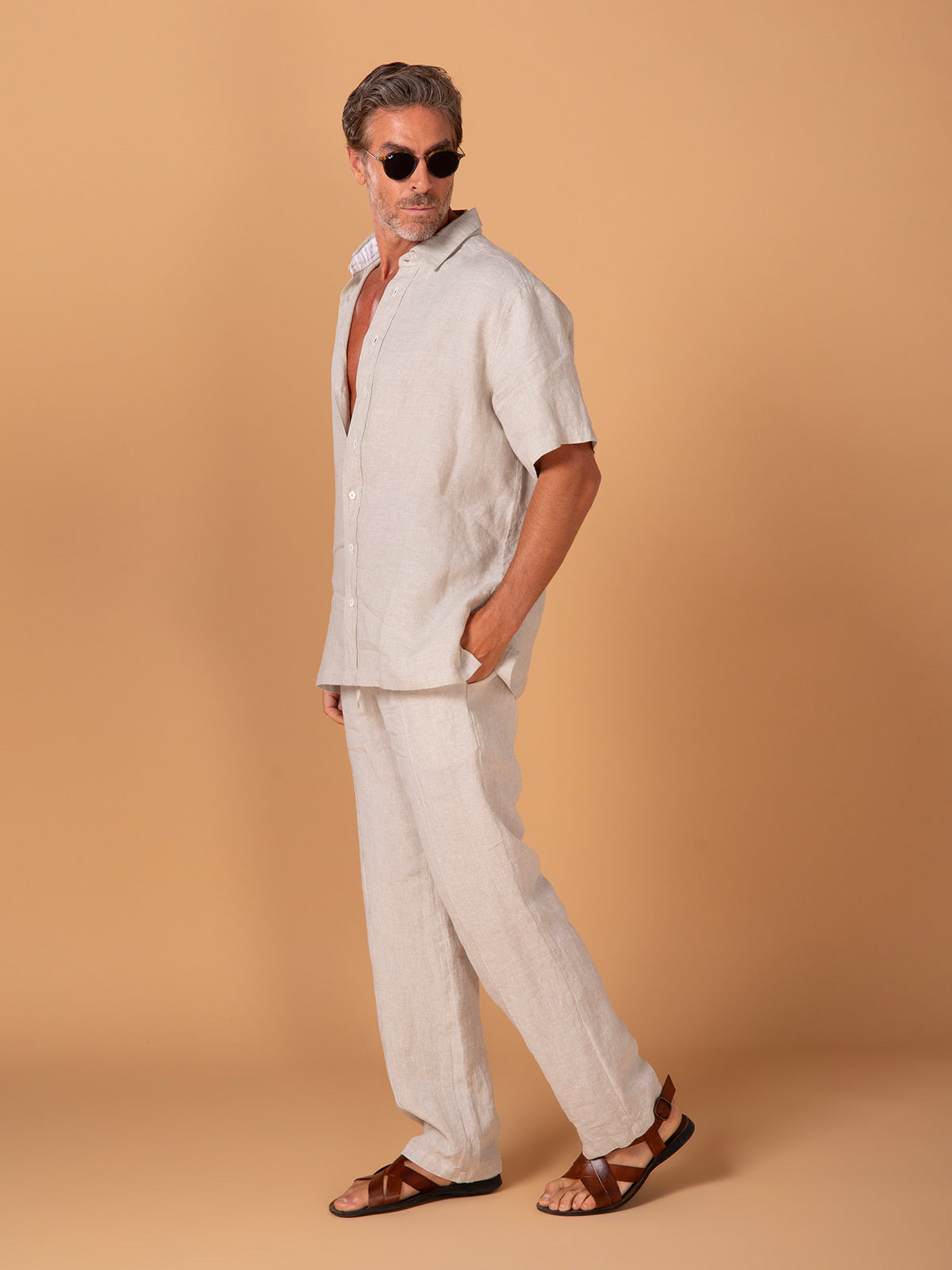 Camisa con cuello en contraste en lino