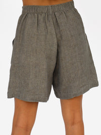 Short de pierna amplia con tablones en lino