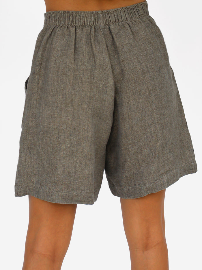 Short de pierna amplia con tablones en lino