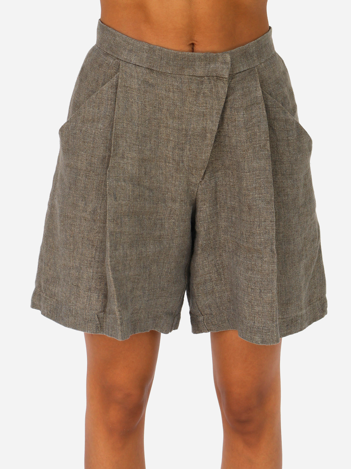 Short de pierna amplia con tablones en lino