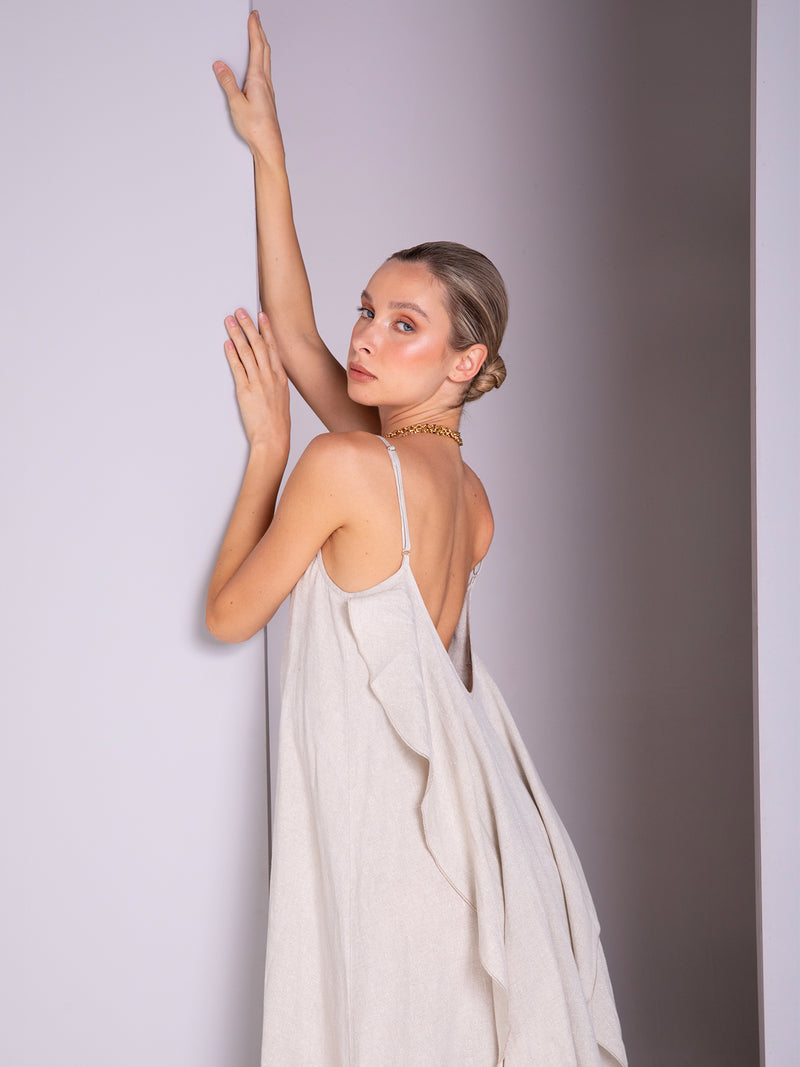 Vestido con escarola en espalda en lino