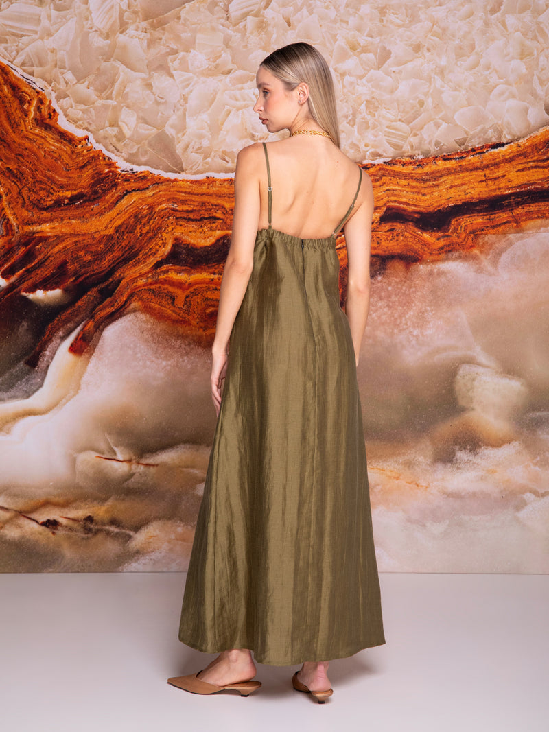 Vestido de tirantes copa plisada en lino