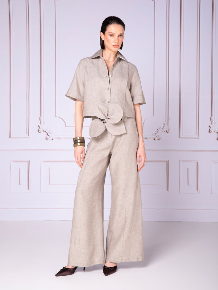 Blusa manga corta con alforzas en lino