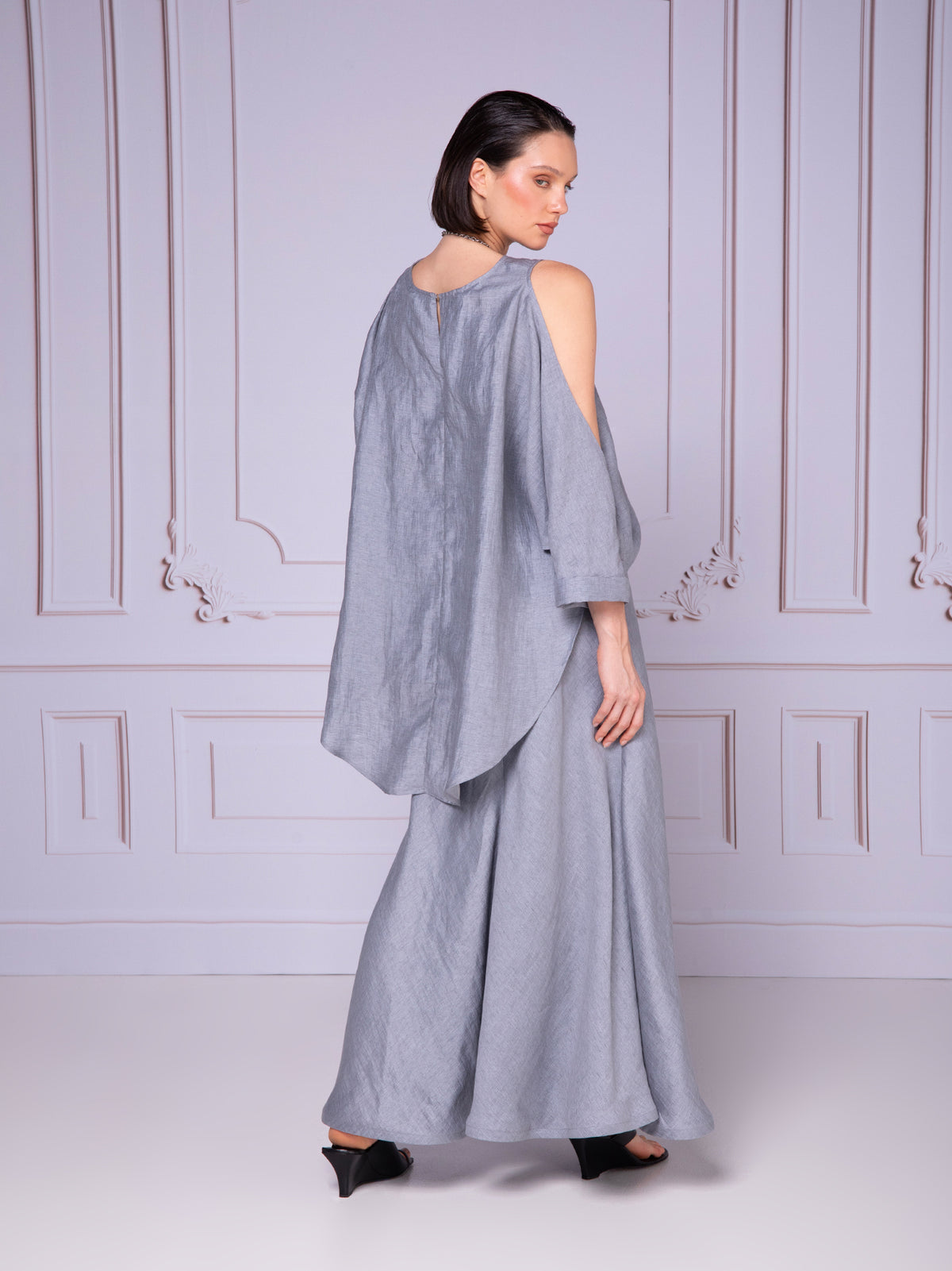 Blusa hombro descubierto con escote mesh en lino